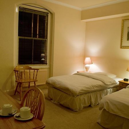 The Imperial Hotel ストラウド エクステリア 写真