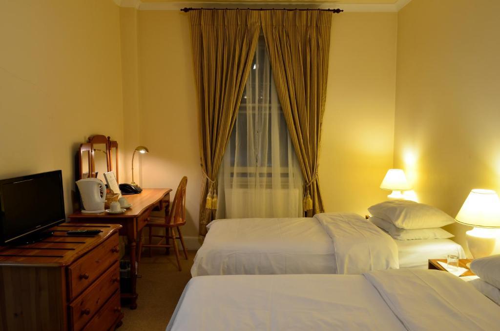 The Imperial Hotel ストラウド エクステリア 写真